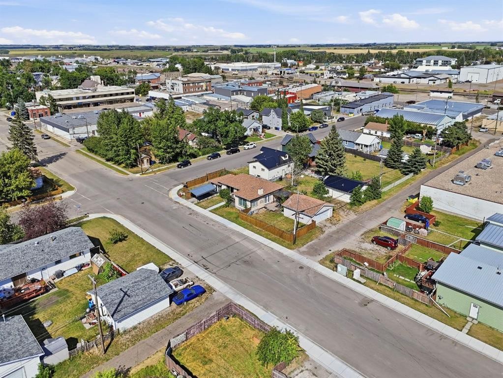 2037 18 Avenue, Didsbury, AB - Outdoor With View