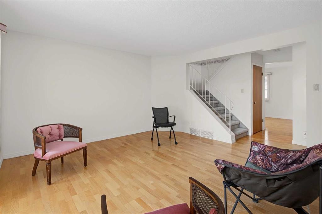 3414 Morley Trail Nw, Calgary, AB - Indoor