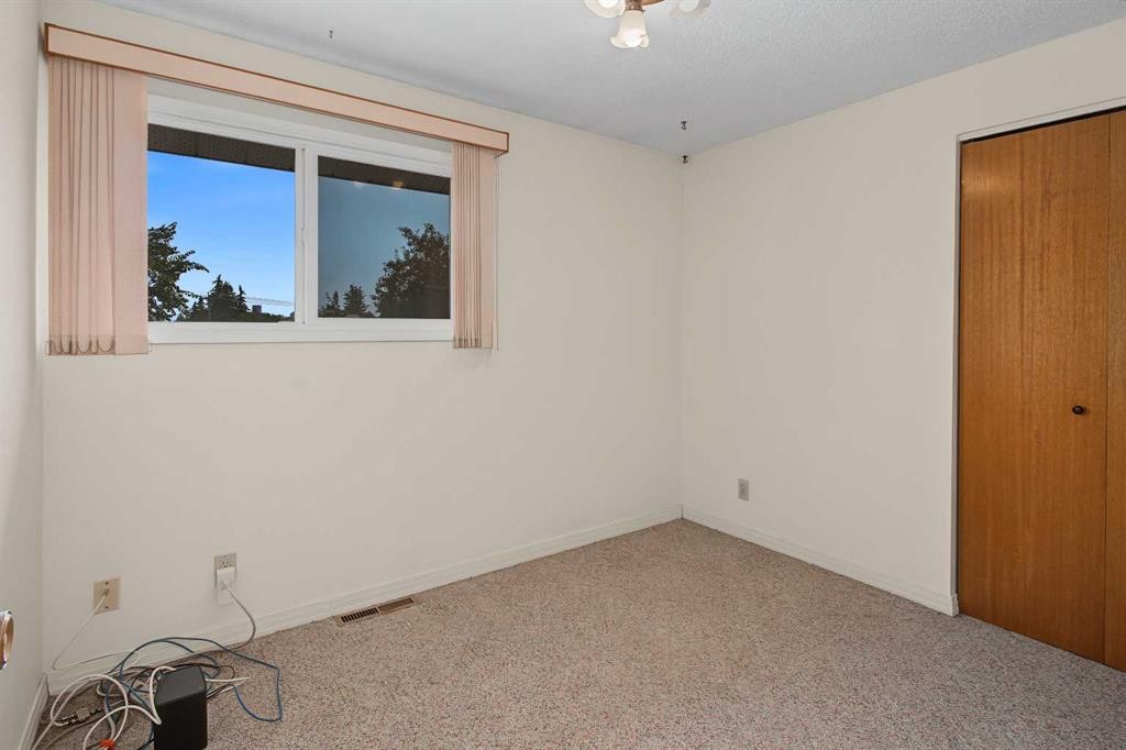 3414 Morley Trail Nw, Calgary, AB - Indoor Photo Showing Other Room
