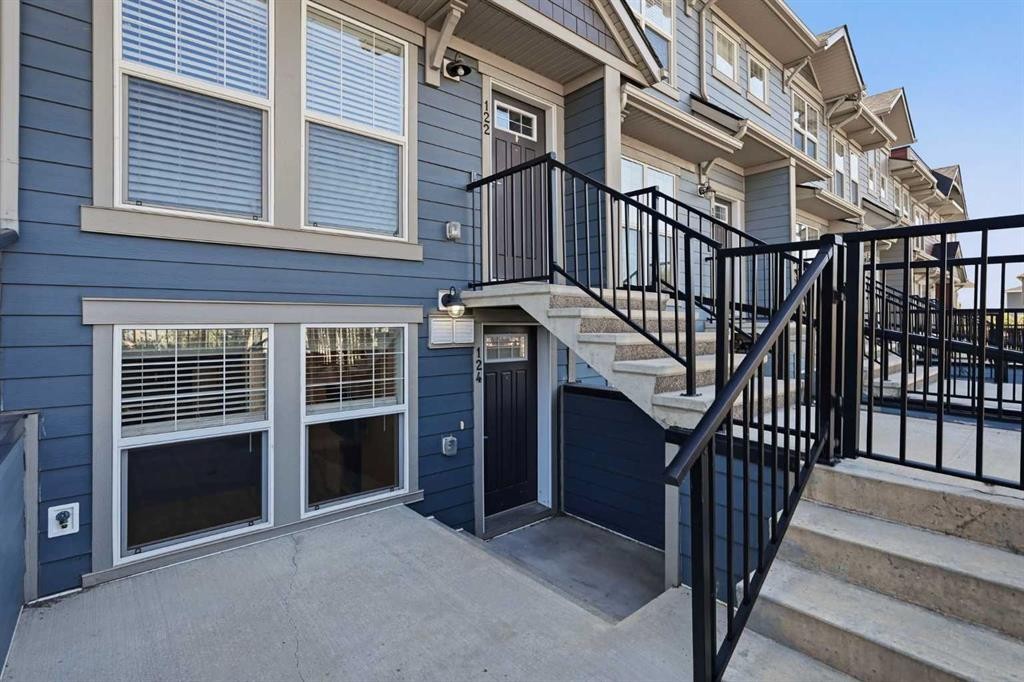 124 Cranbrook Square Se, Calgary, AB - Outdoor With Exterior
