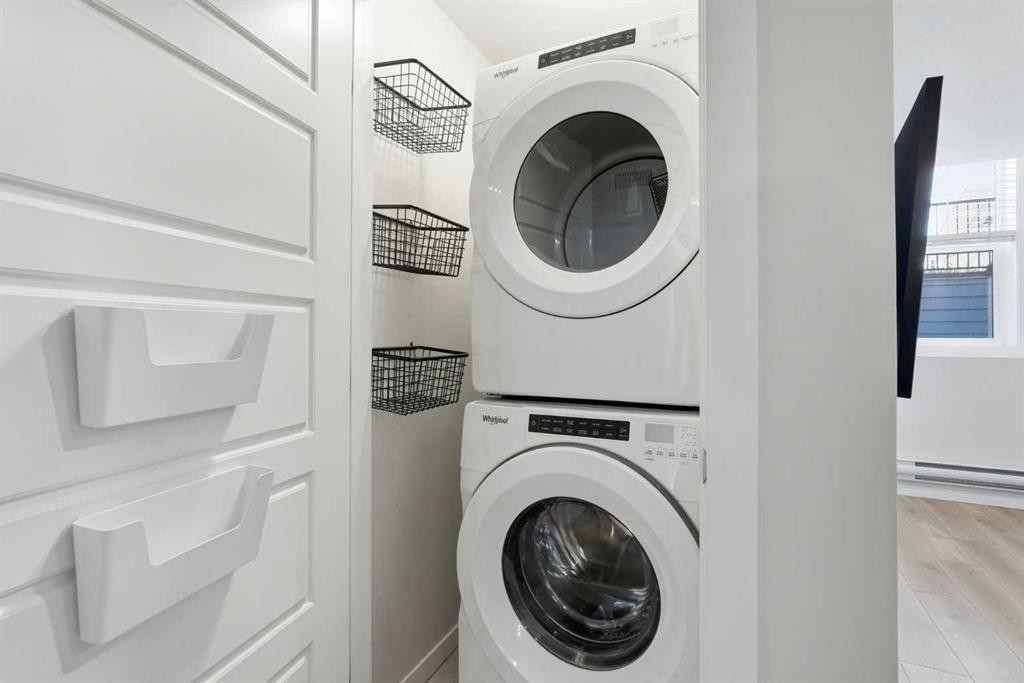 124 Cranbrook Square Se, Calgary, AB - Indoor Photo Showing Laundry Room