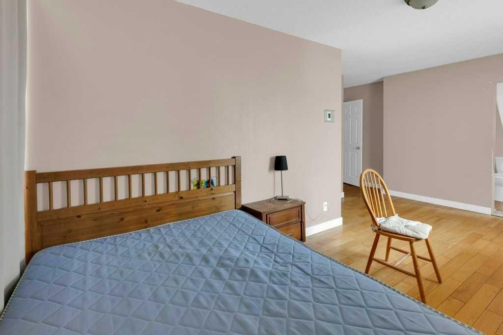 127 Scenic Cove Circle Nw, Calgary, AB - Indoor Photo Showing Bedroom