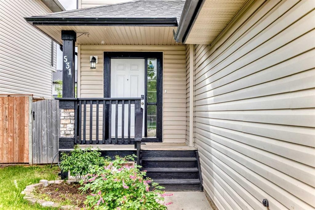 531 Stonegate Road Nw, Airdrie, AB - Outdoor