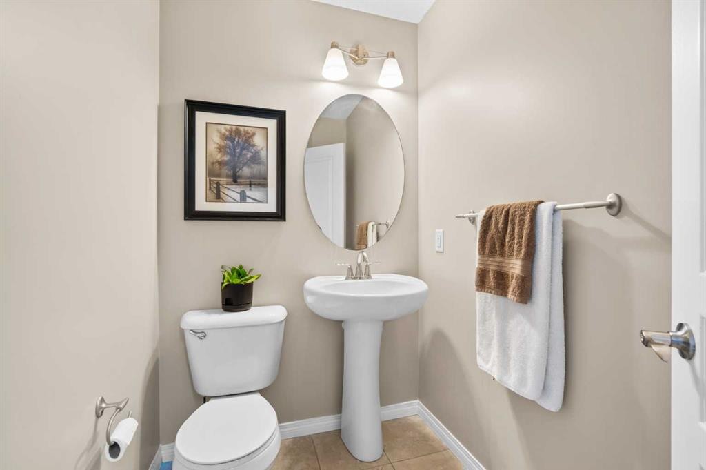 38 Auburn Bay Gardens Se, Calgary, AB - Indoor Photo Showing Bathroom