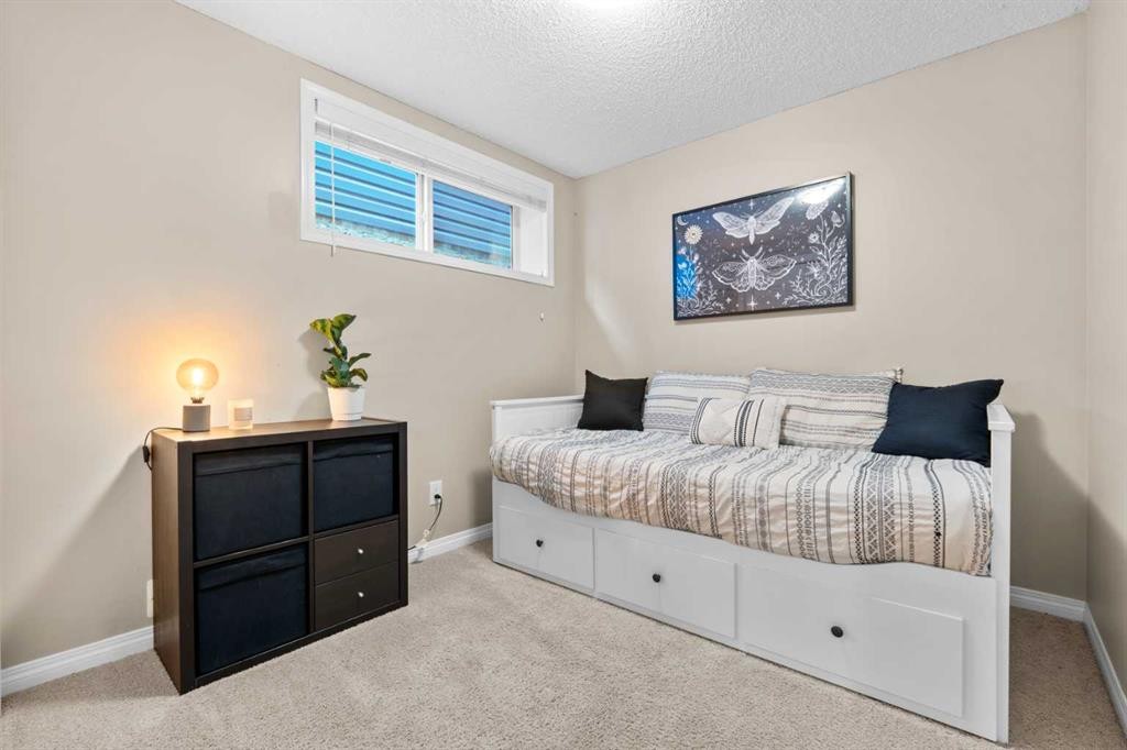 38 Auburn Bay Gardens Se, Calgary, AB - Indoor Photo Showing Bedroom