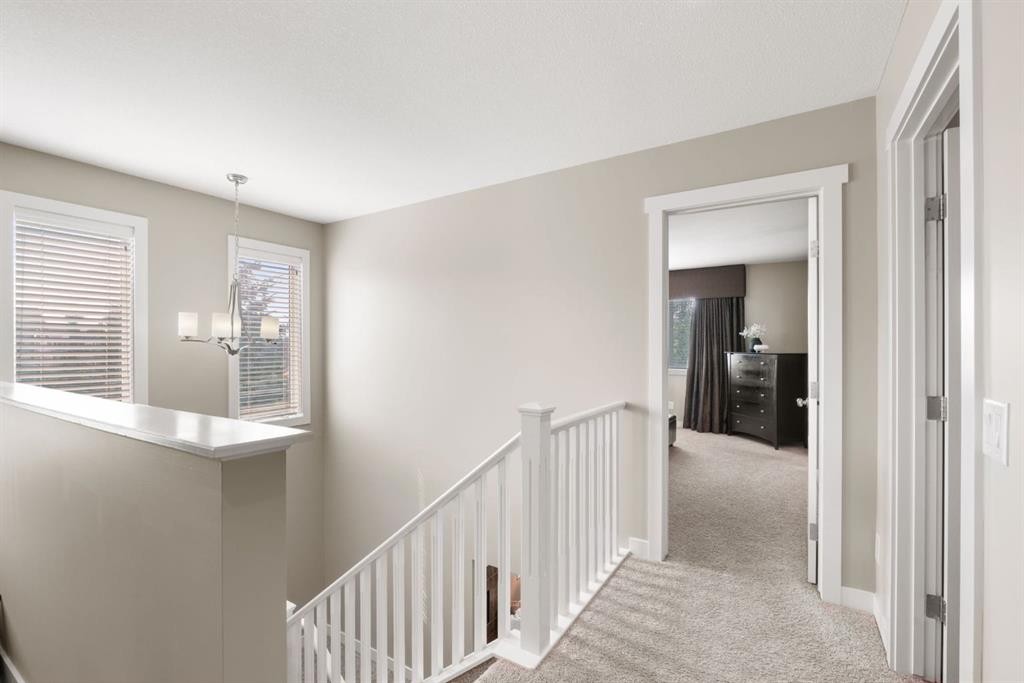 25 Masters Park Se, Calgary, AB - Indoor Photo Showing Other Room