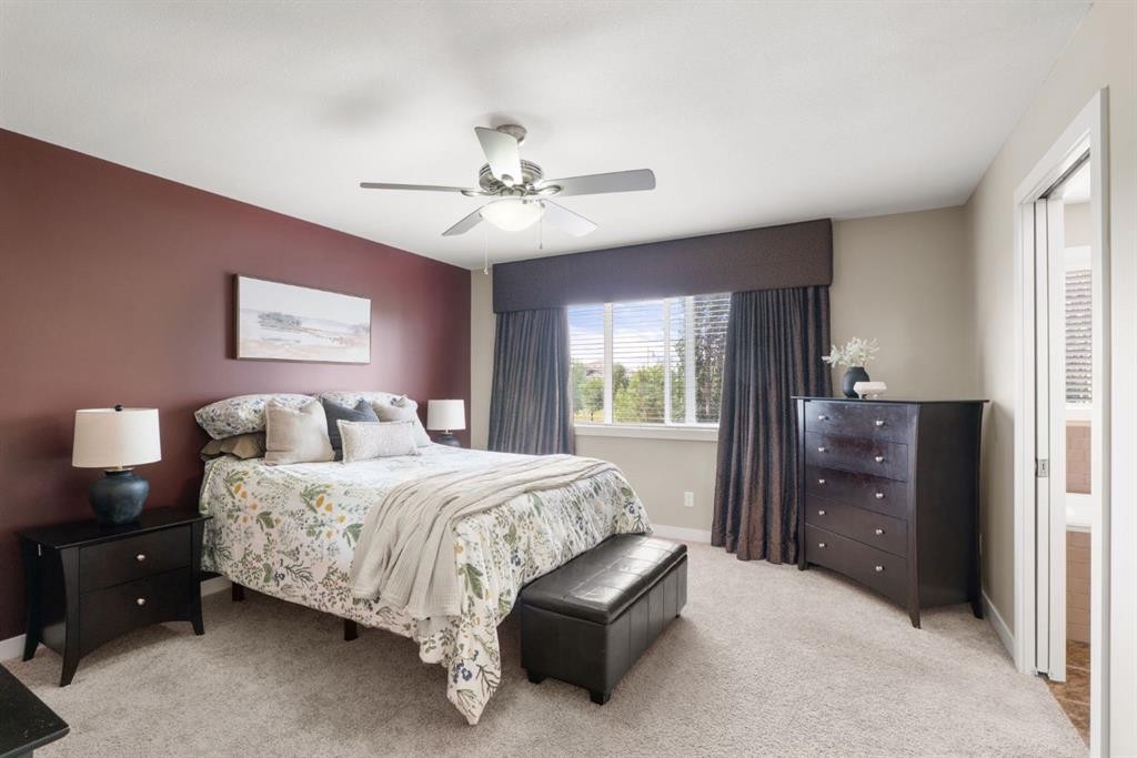 25 Masters Park Se, Calgary, AB - Indoor Photo Showing Bedroom