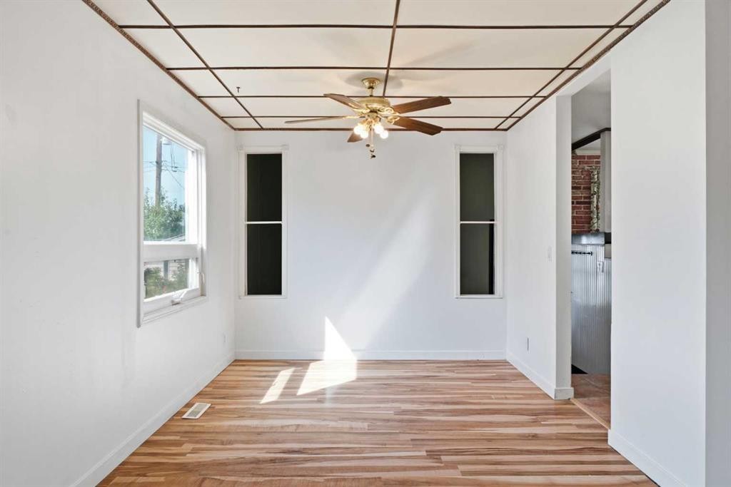 7807 Olympia Bay Se, Calgary, AB - Indoor Photo Showing Other Room
