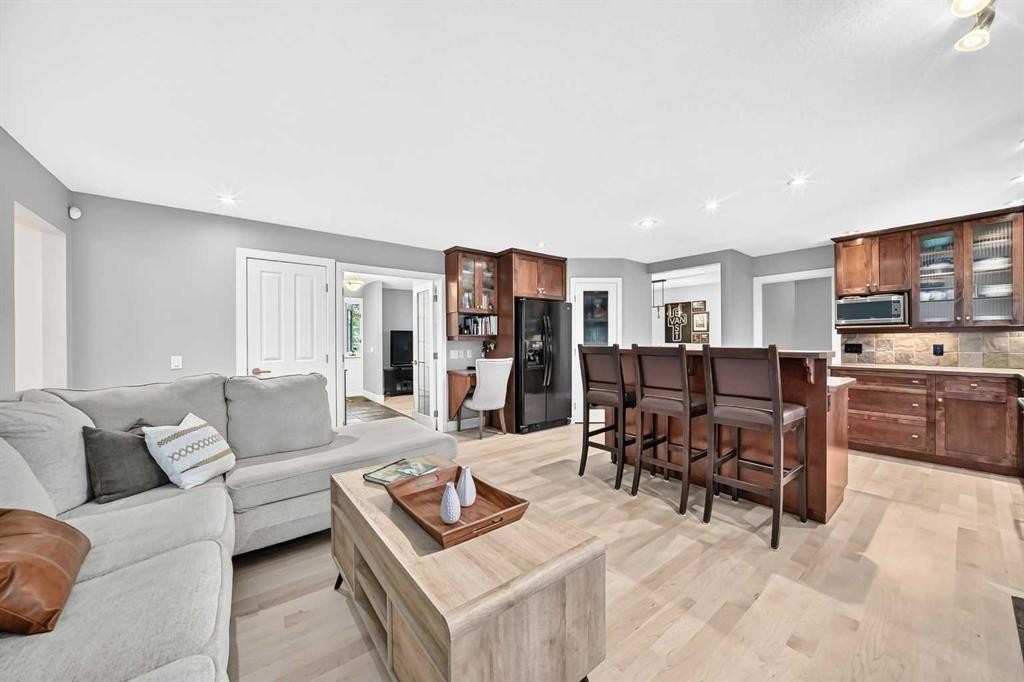 520 Oakwood Place Sw, Calgary, AB