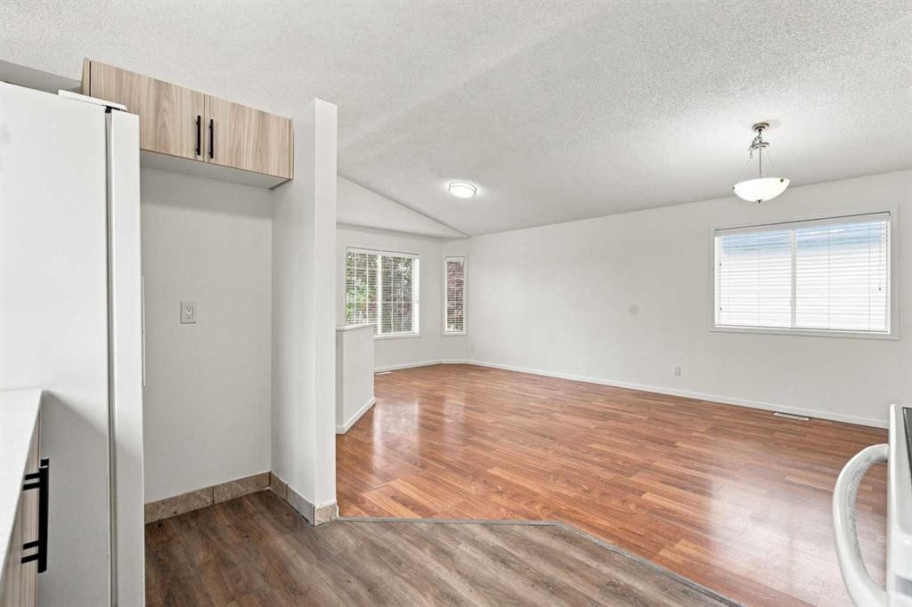 11 Martin Crossing Rise Ne, Calgary, AB - Indoor Photo Showing Other Room