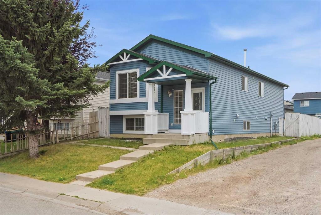 11 Martin Crossing Rise Ne, Calgary, AB - Outdoor With Facade