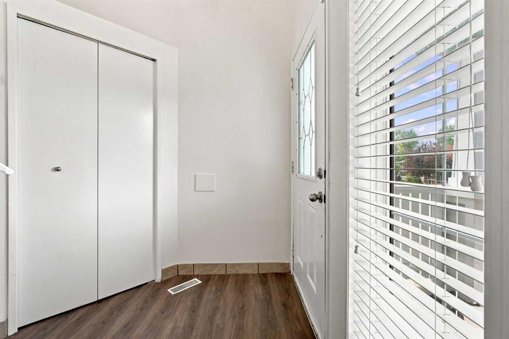 11 Martin Crossing Rise Ne, Calgary, AB - Indoor Photo Showing Other Room