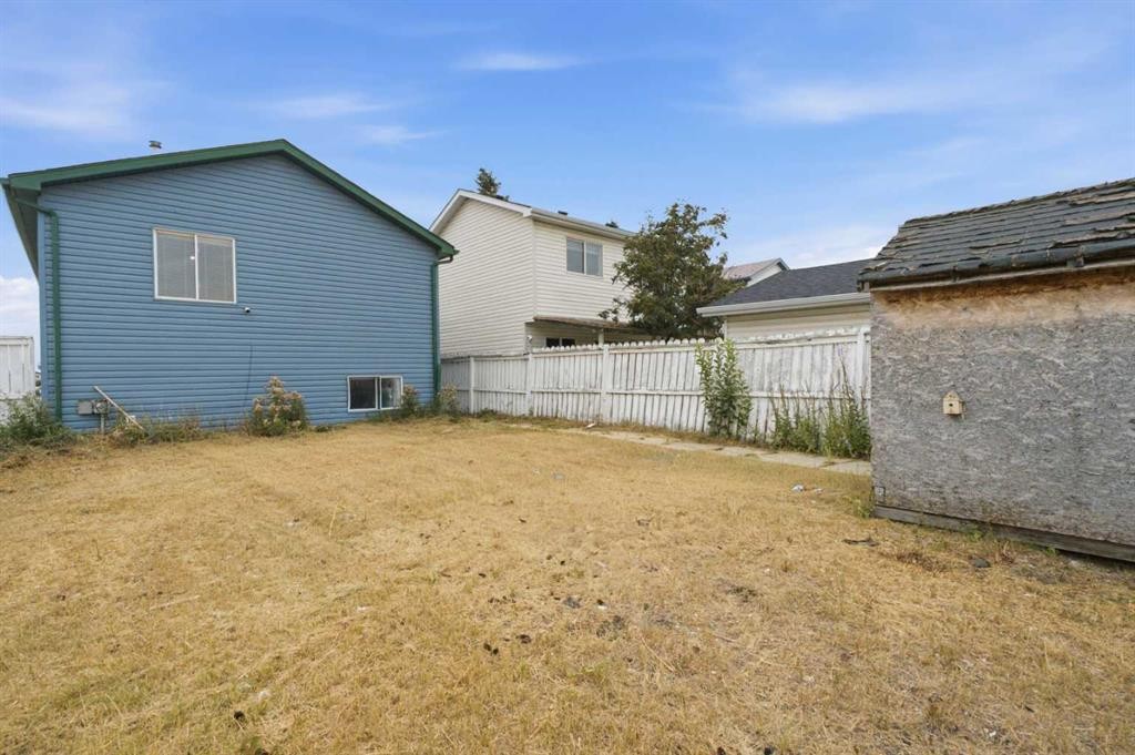 11 Martin Crossing Rise Ne, Calgary, AB - Outdoor With Exterior
