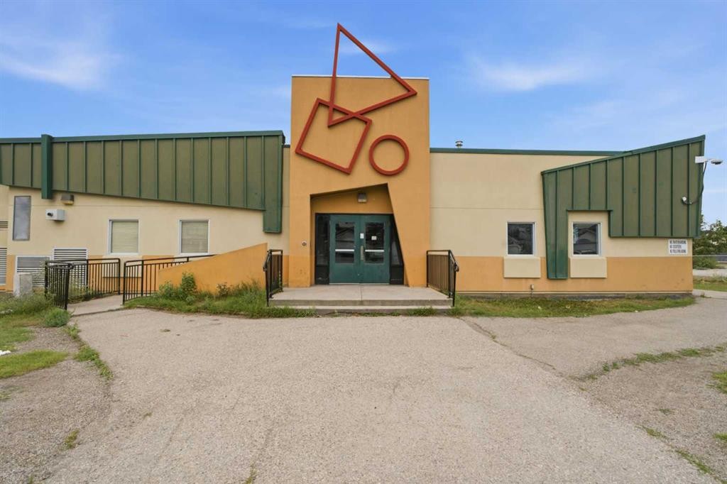 11 Martin Crossing Rise Ne, Calgary, AB - Outdoor