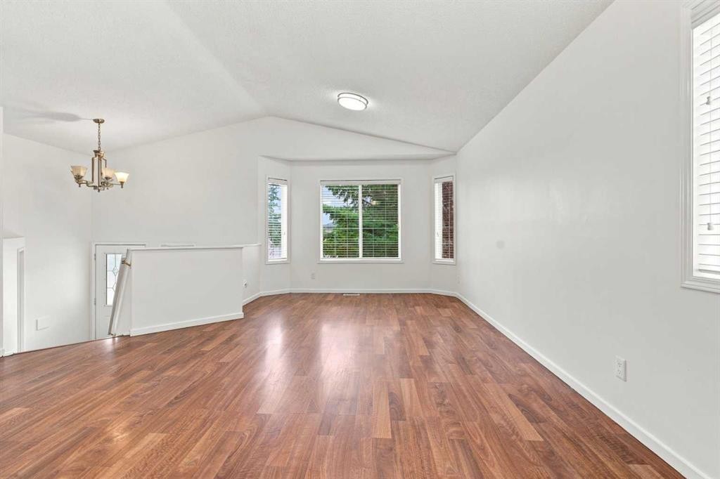 11 Martin Crossing Rise Ne, Calgary, AB - Indoor Photo Showing Other Room