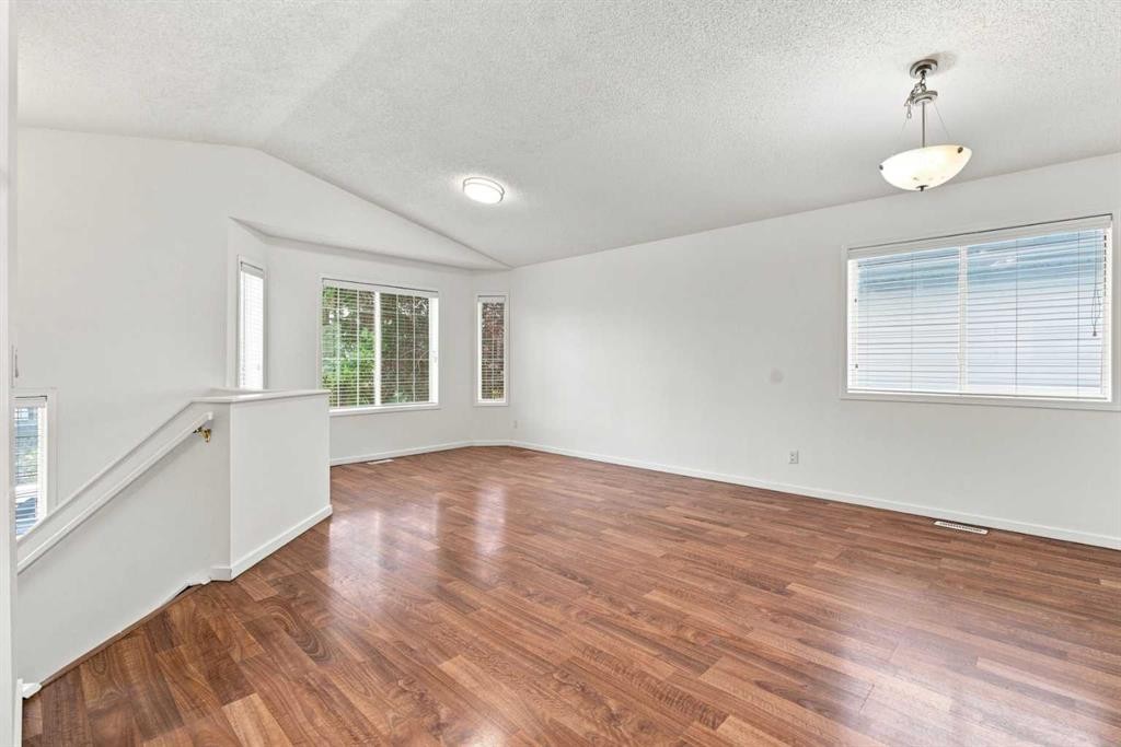 11 Martin Crossing Rise Ne, Calgary, AB - Indoor Photo Showing Other Room