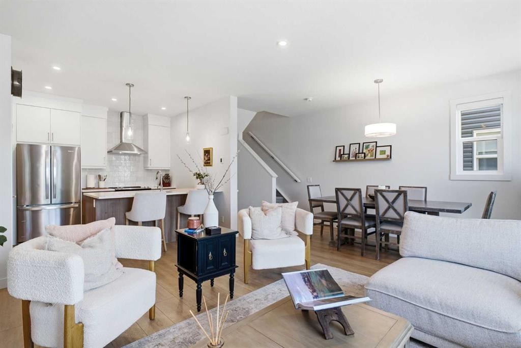 31 Seton Row Se, Calgary, AB - Indoor Photo Showing Living Room