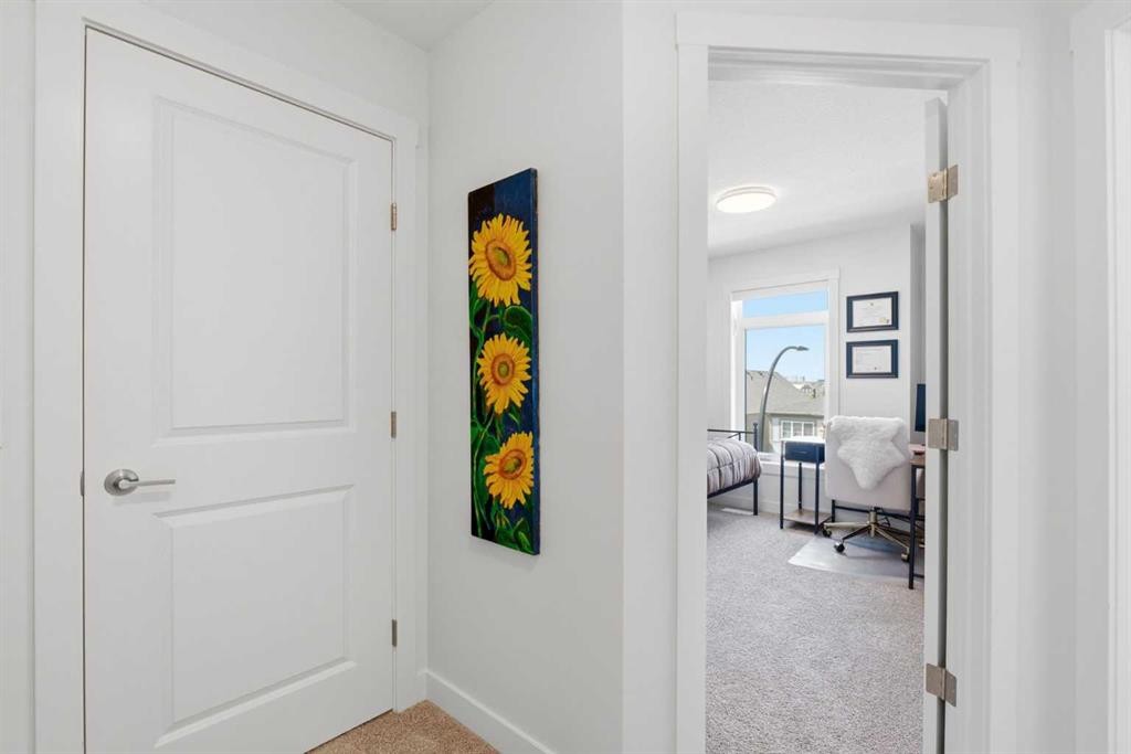 31 Seton Row Se, Calgary, AB - Indoor Photo Showing Other Room