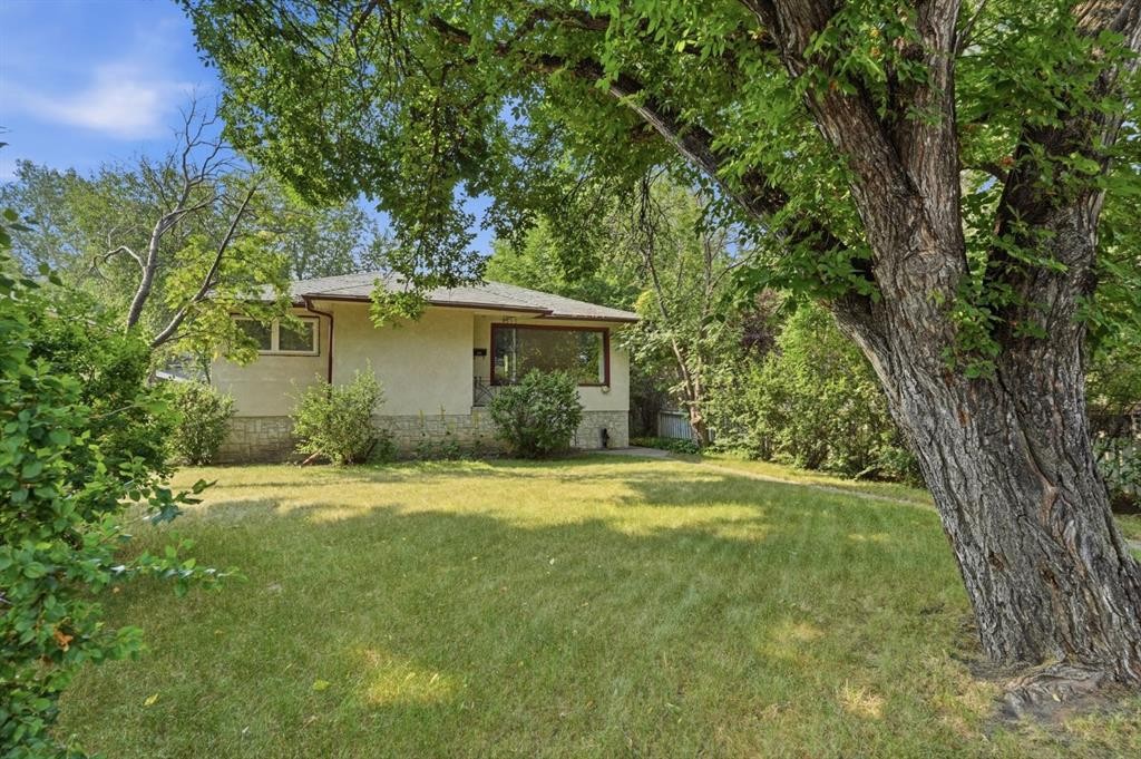 235 32 Avenue Nw, Calgary, AB - Outdoor