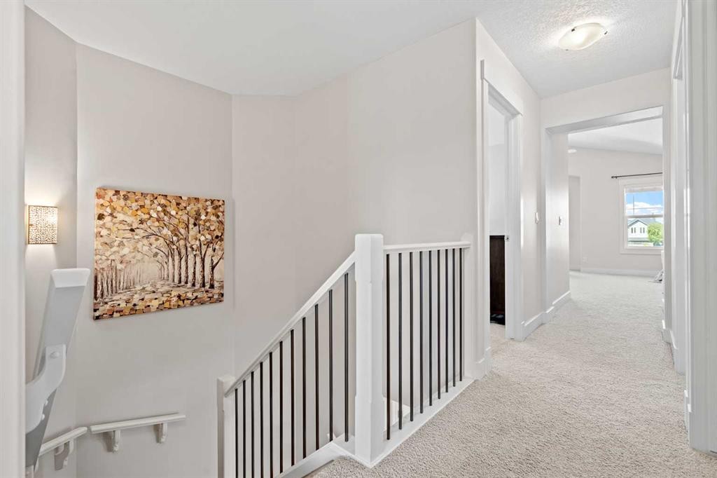 9 Aspenshire Crescent Sw, Calgary, AB