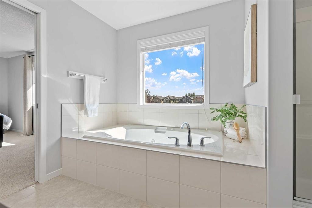 9 Aspenshire Crescent Sw, Calgary, AB