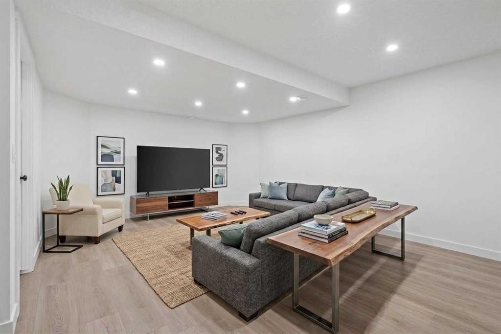 9 Aspenshire Crescent Sw, Calgary, AB