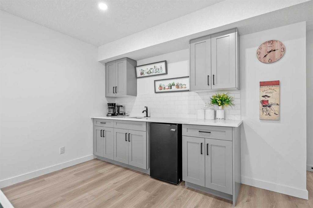 9 Aspenshire Crescent Sw, Calgary, AB