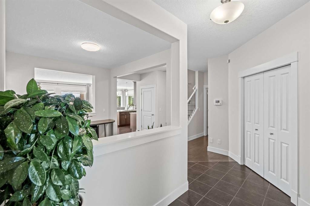 9 Aspenshire Crescent Sw, Calgary, AB