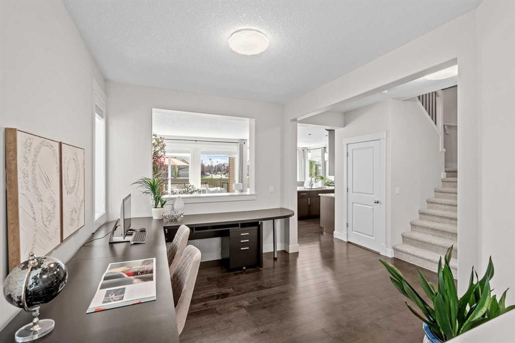 9 Aspenshire Crescent Sw, Calgary, AB