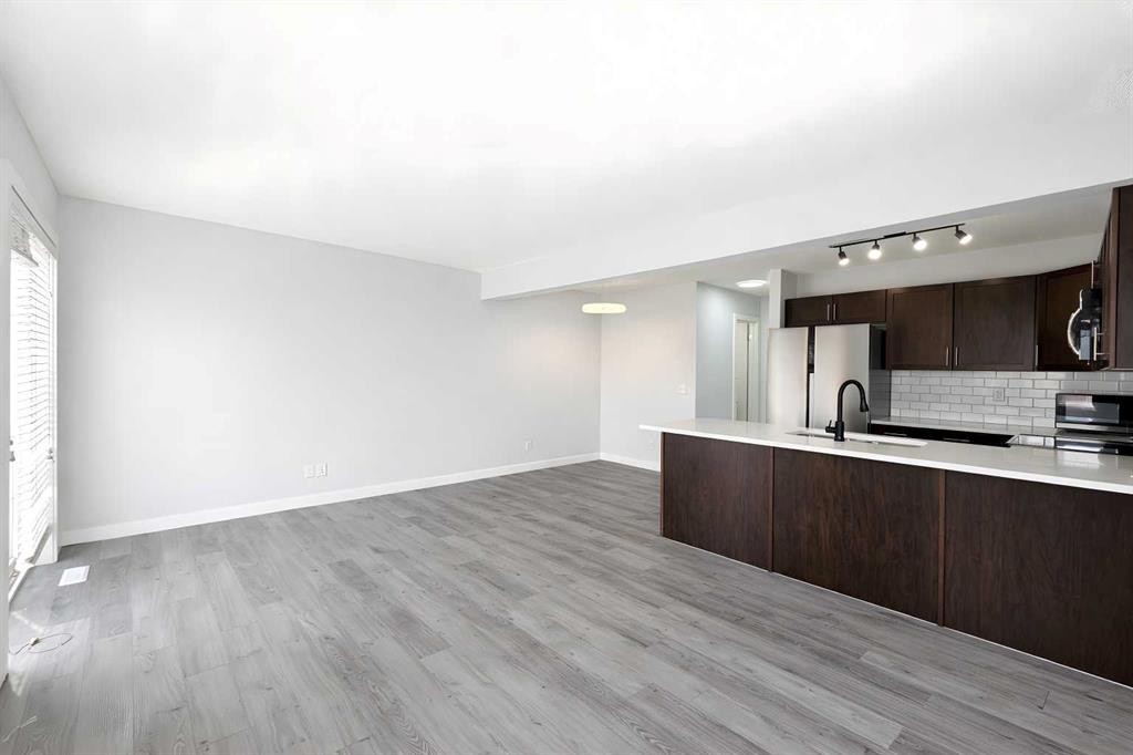 137 Pantego Lane Nw, Calgary, AB - Indoor Photo Showing Kitchen