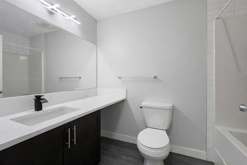 137 Pantego Lane Nw, Calgary, AB - Indoor Photo Showing Bathroom