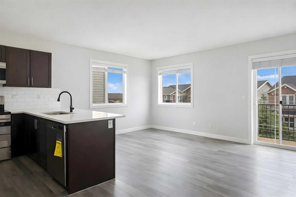 137 Pantego Lane Nw, Calgary, AB - Indoor Photo Showing Kitchen