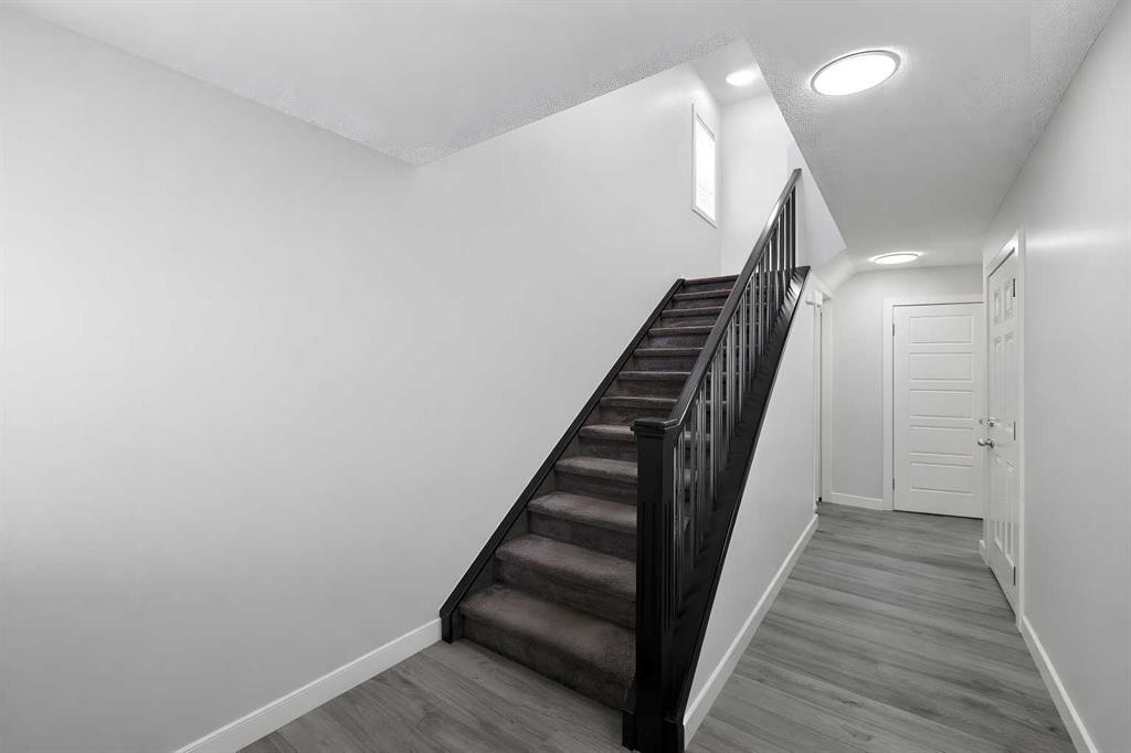 137 Pantego Lane Nw, Calgary, AB - Indoor Photo Showing Other Room