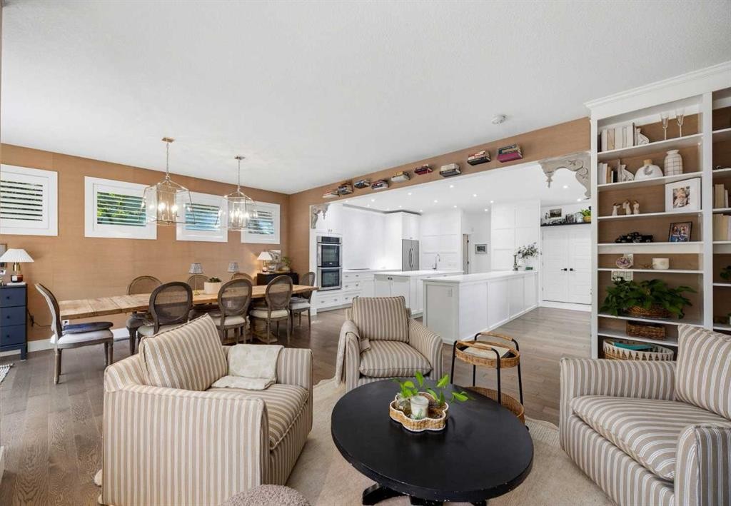 238 Mountainview Drive, Okotoks, AB - Indoor Photo Showing Living Room
