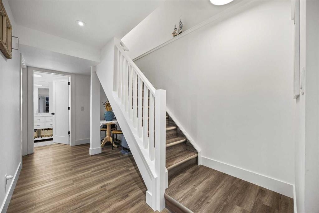 238 Mountainview Drive, Okotoks, AB - Indoor Photo Showing Other Room