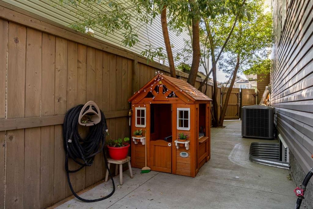 238 Mountainview Drive, Okotoks, AB - Outdoor With Exterior