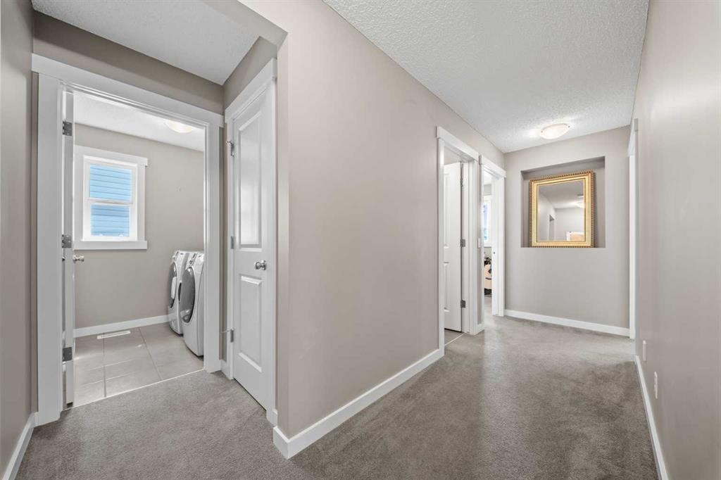 4728 Elgin Avenue Se, Calgary, AB - Indoor Photo Showing Other Room