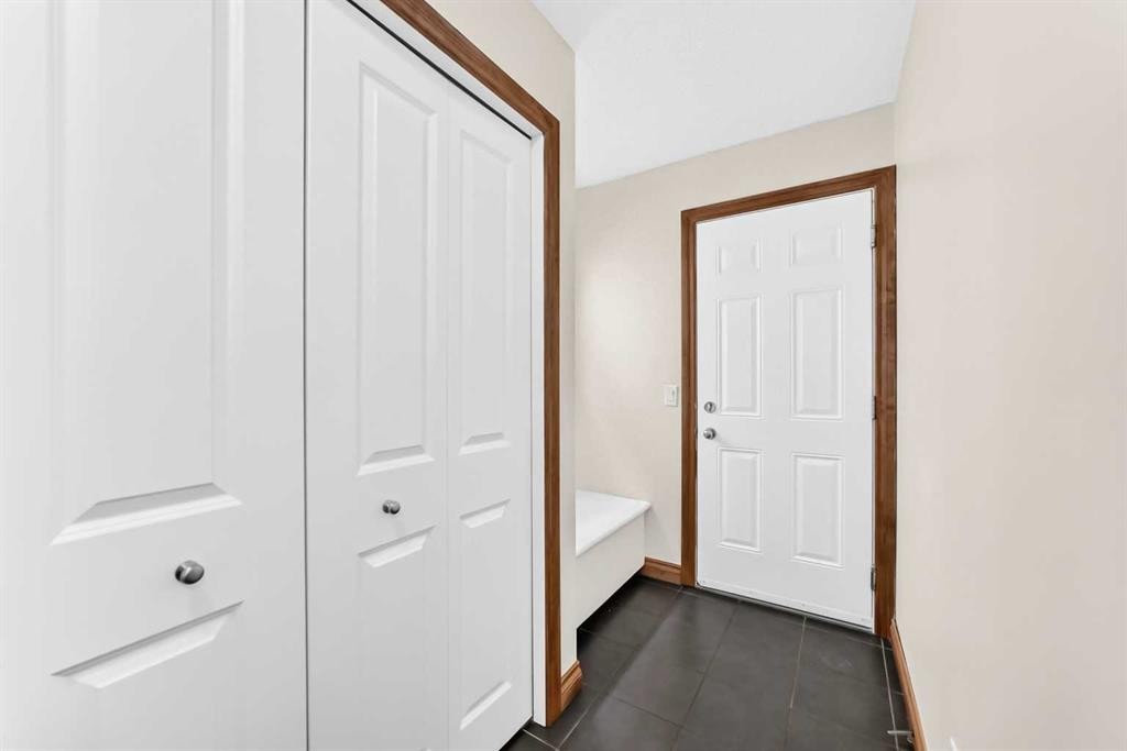 988 Copperfield Boulevard Se, Calgary, AB - Indoor Photo Showing Other Room