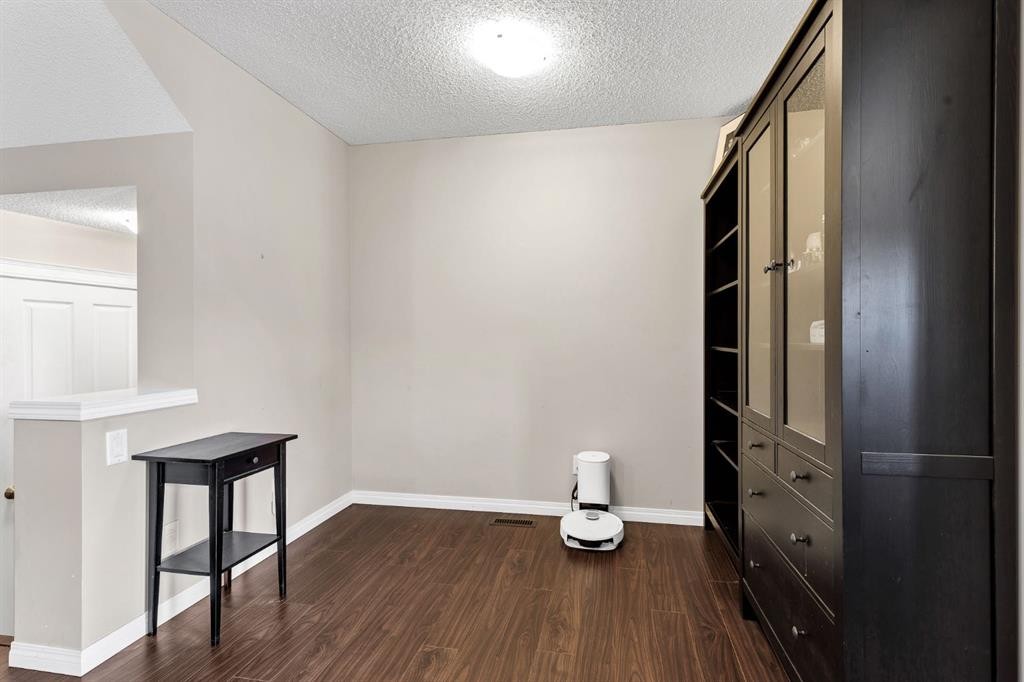 54 Autumn View Se, Calgary, AB - Indoor Photo Showing Other Room
