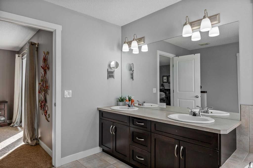 58 Copperstone Close Se, Calgary, AB - Indoor Photo Showing Bathroom