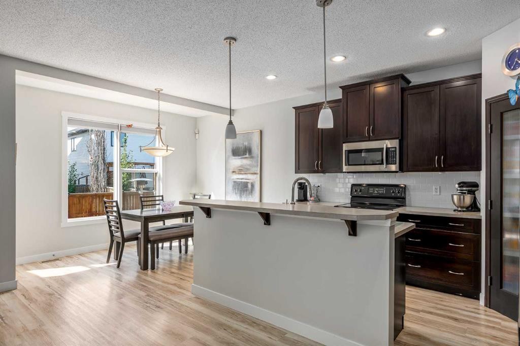 58 Copperstone Close Se, Calgary, AB - Indoor Photo Showing Kitchen