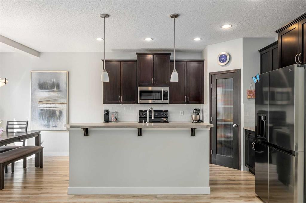 58 Copperstone Close Se, Calgary, AB - Indoor Photo Showing Kitchen