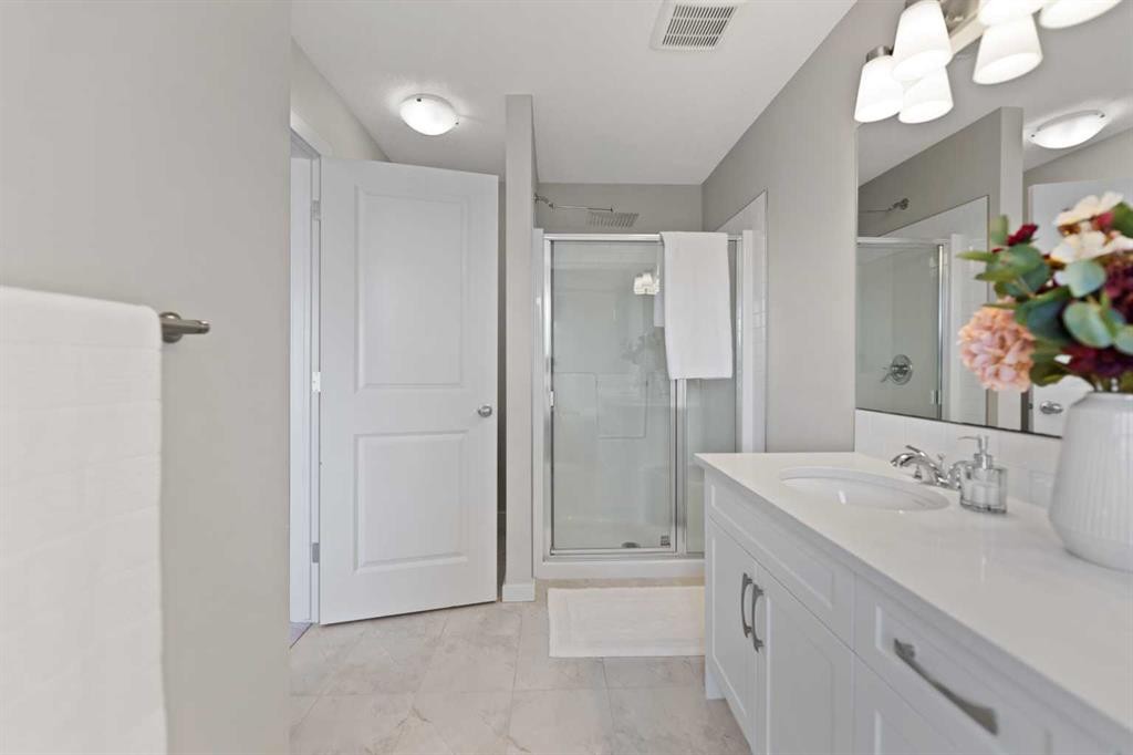 79 Legacy Glen Row Se, Calgary, AB - Indoor Photo Showing Bathroom
