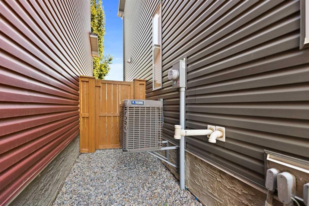 79 Legacy Glen Row Se, Calgary, AB - Photo Showing Other Room