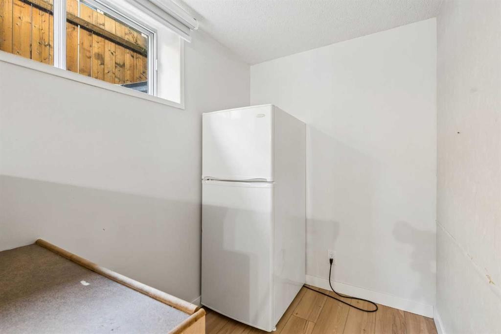 5635 Travis Crescent Ne, Calgary, AB - Indoor Photo Showing Other Room