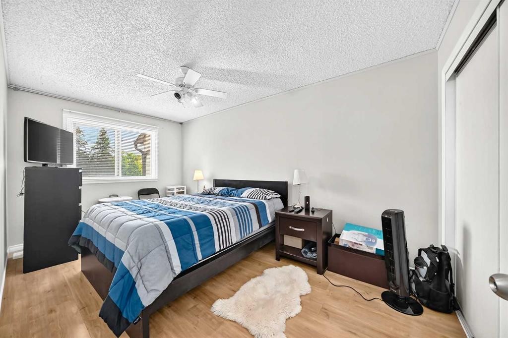 33-175 Manora Place, Calgary, AB - Indoor Photo Showing Bedroom
