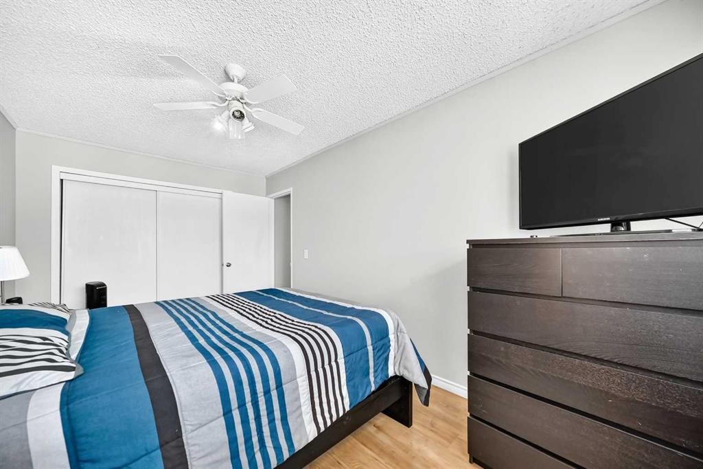 33-175 Manora Place, Calgary, AB - Indoor Photo Showing Bedroom