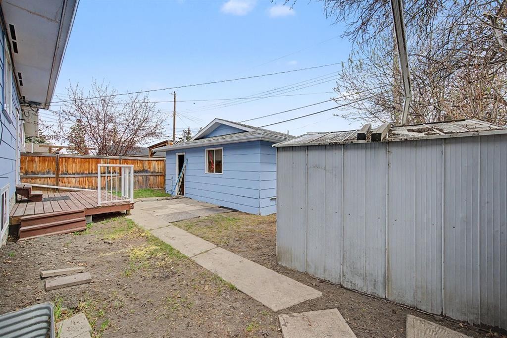 4004 79 Street Nw, Calgary, AB - Outdoor