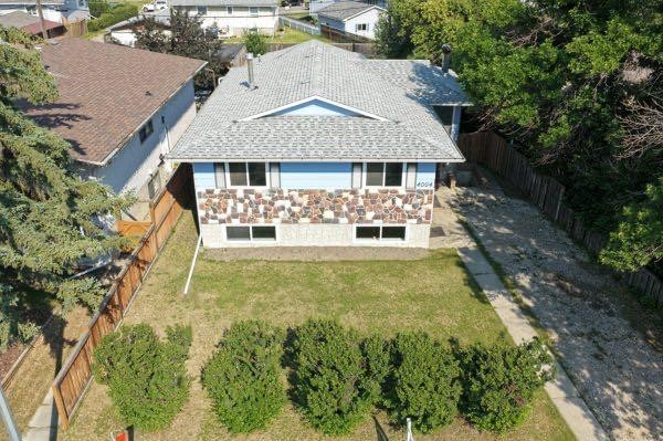 4004 79 Street Nw, Calgary, AB - Outdoor