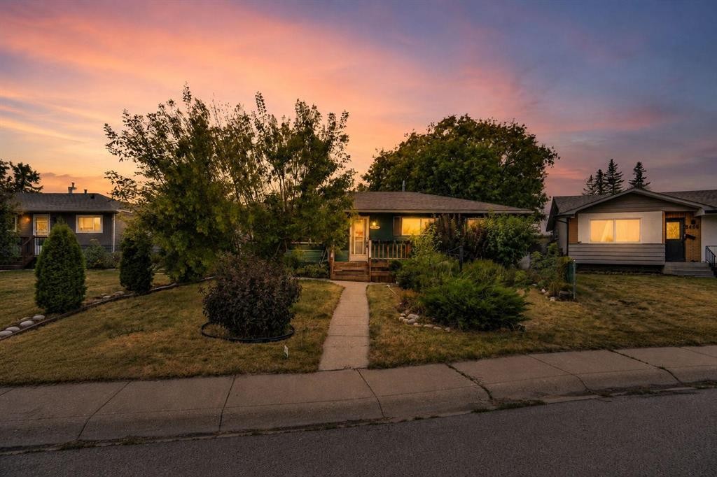 5404 Valentine Crescent Se, Calgary, AB - Outdoor